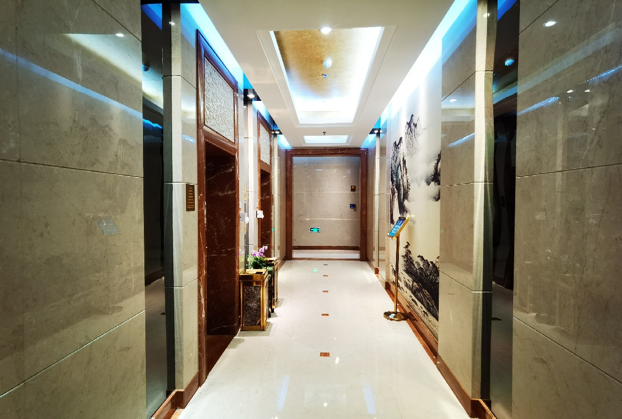 艾维克大厦电梯